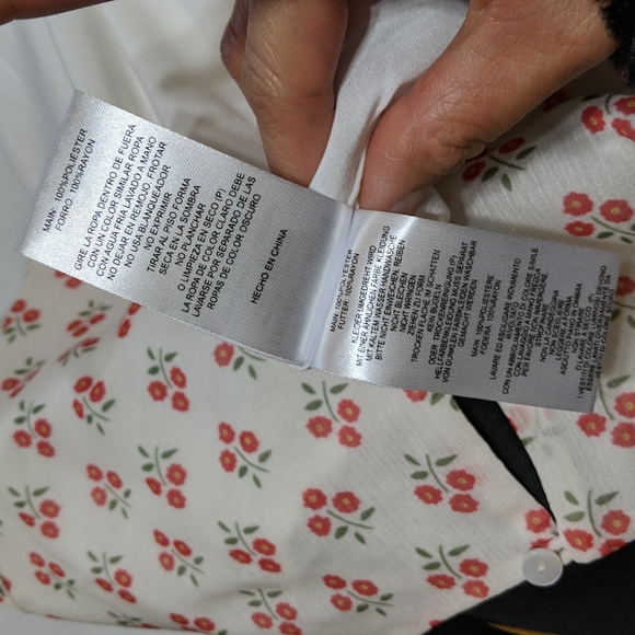 The East order cherries pleated dress - Picture 5 of 6